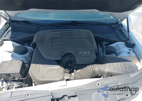 2018 Chrysler 300 Touring L из США, поврежденный, VIN 2C3CCAAG0JH177106